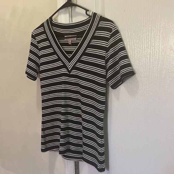 Philosophy Republic V Neck Striped Top Black and White Size Small NWT - Picture 4 of 10